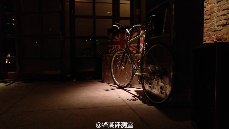 HTC One M9�ٷ���������ͼƬ���� ��������ͷΪ2000������8