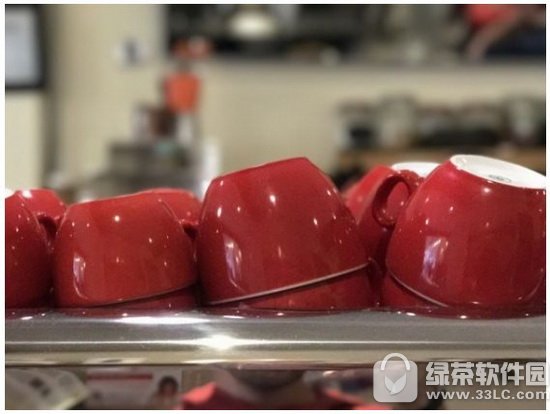 iphone7plus����ҫ8�ĸ��� ��Ϊ��ҫ8��iphone7plus�Ա�2