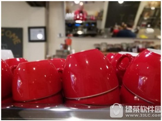 iphone7plus����ҫ8�ĸ��� ��Ϊ��ҫ8��iphone7plus�Ա�3