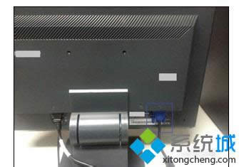 插拨显示数据线 插拨显示数据线